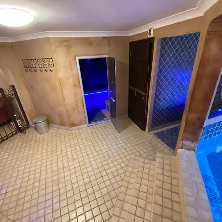 Riyad Emeraude, 9 Couple Only Au Village Naturiste